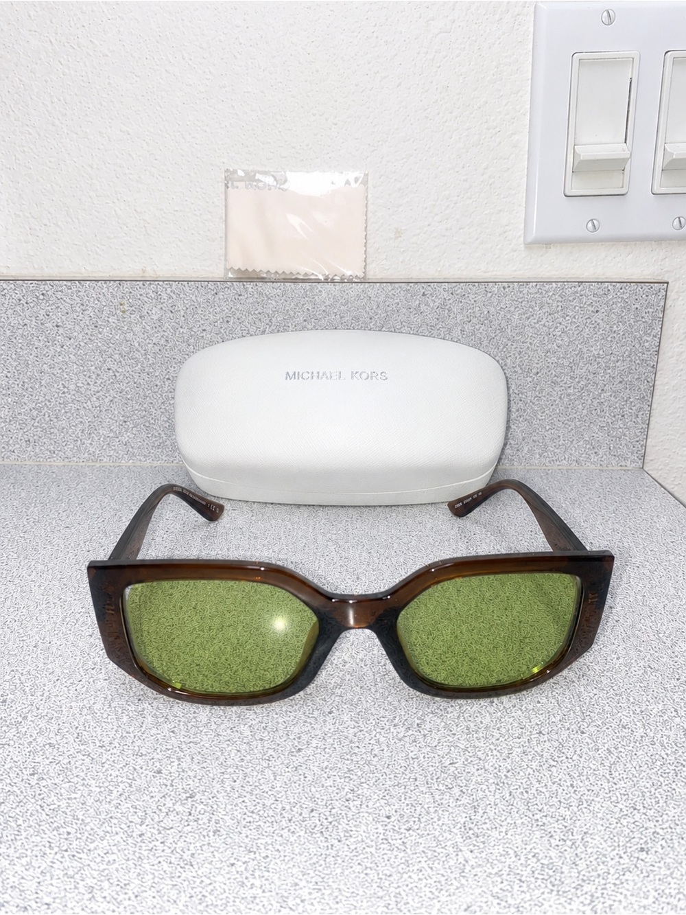 Michael Kors MK2239U Denali 4028/2 1N Tortoise Rectangular Sunglasses 52-20-145 - Picture 2 of 11